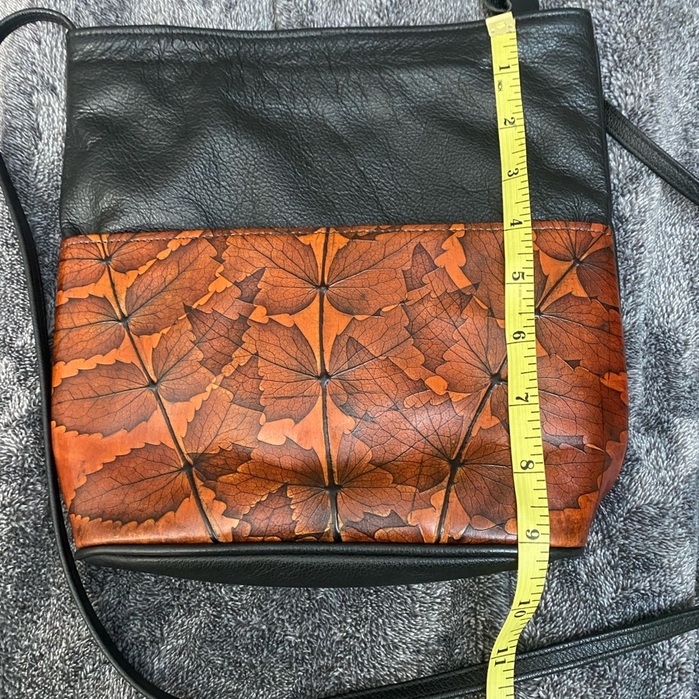 Cc Whiting Leaf Leather Black and Brown Crossbody Bag - Picture 9 of 10